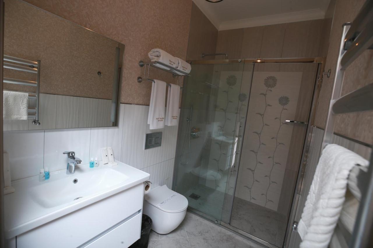 West Inn Hotel & Restaurant Nz Baku Bagian luar foto