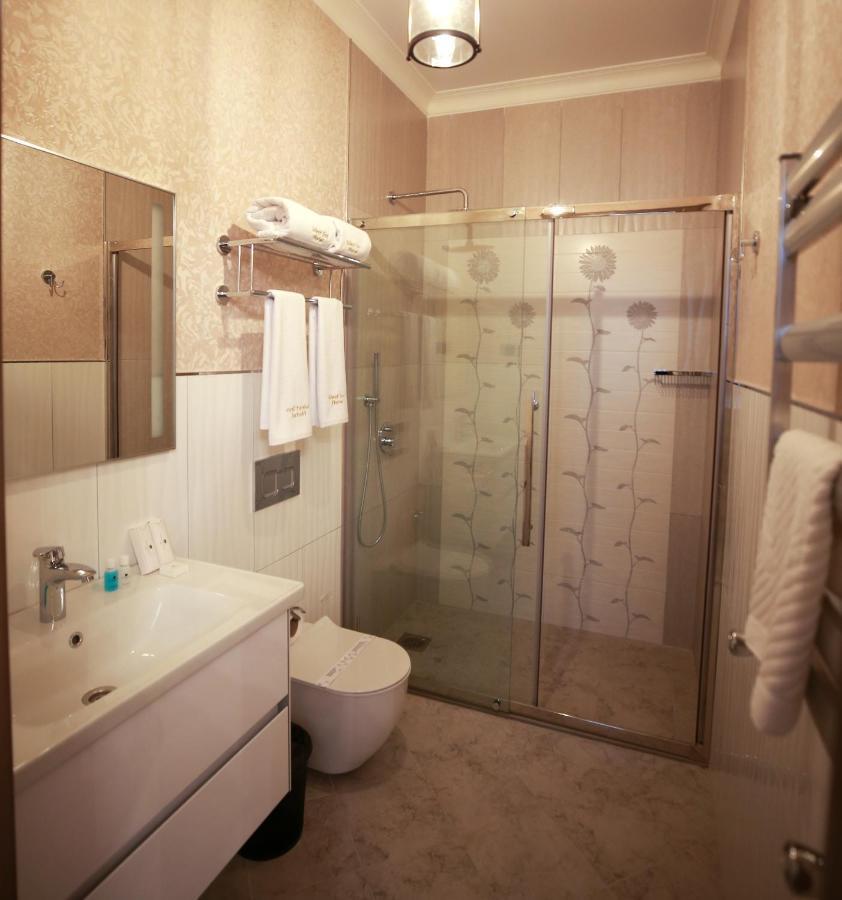 West Inn Hotel & Restaurant Nz Baku Bagian luar foto