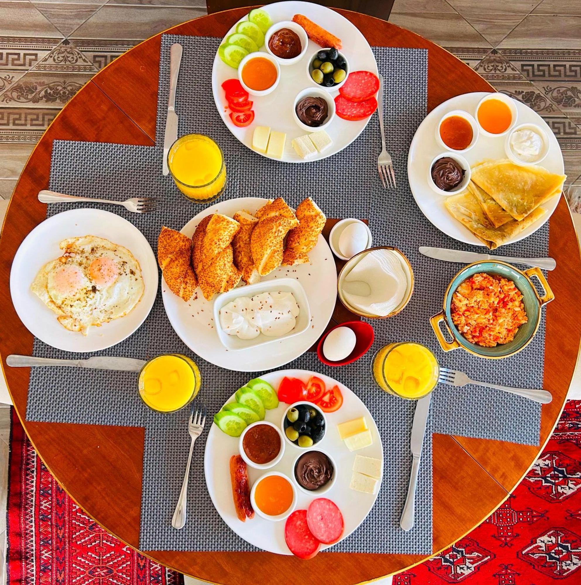West Inn Hotel & Restaurant Nz Baku Bagian luar foto