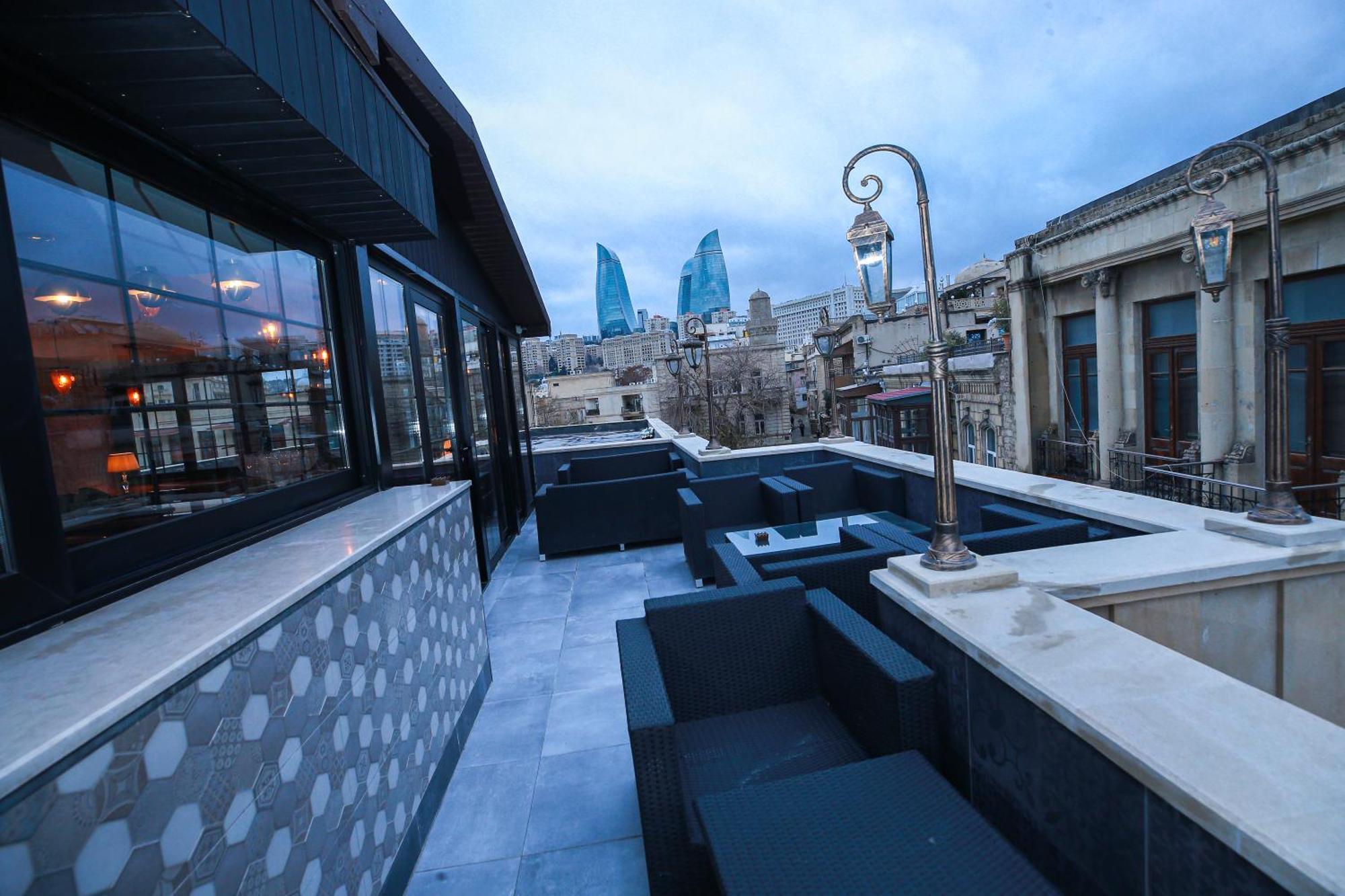 West Inn Hotel & Restaurant Nz Baku Bagian luar foto