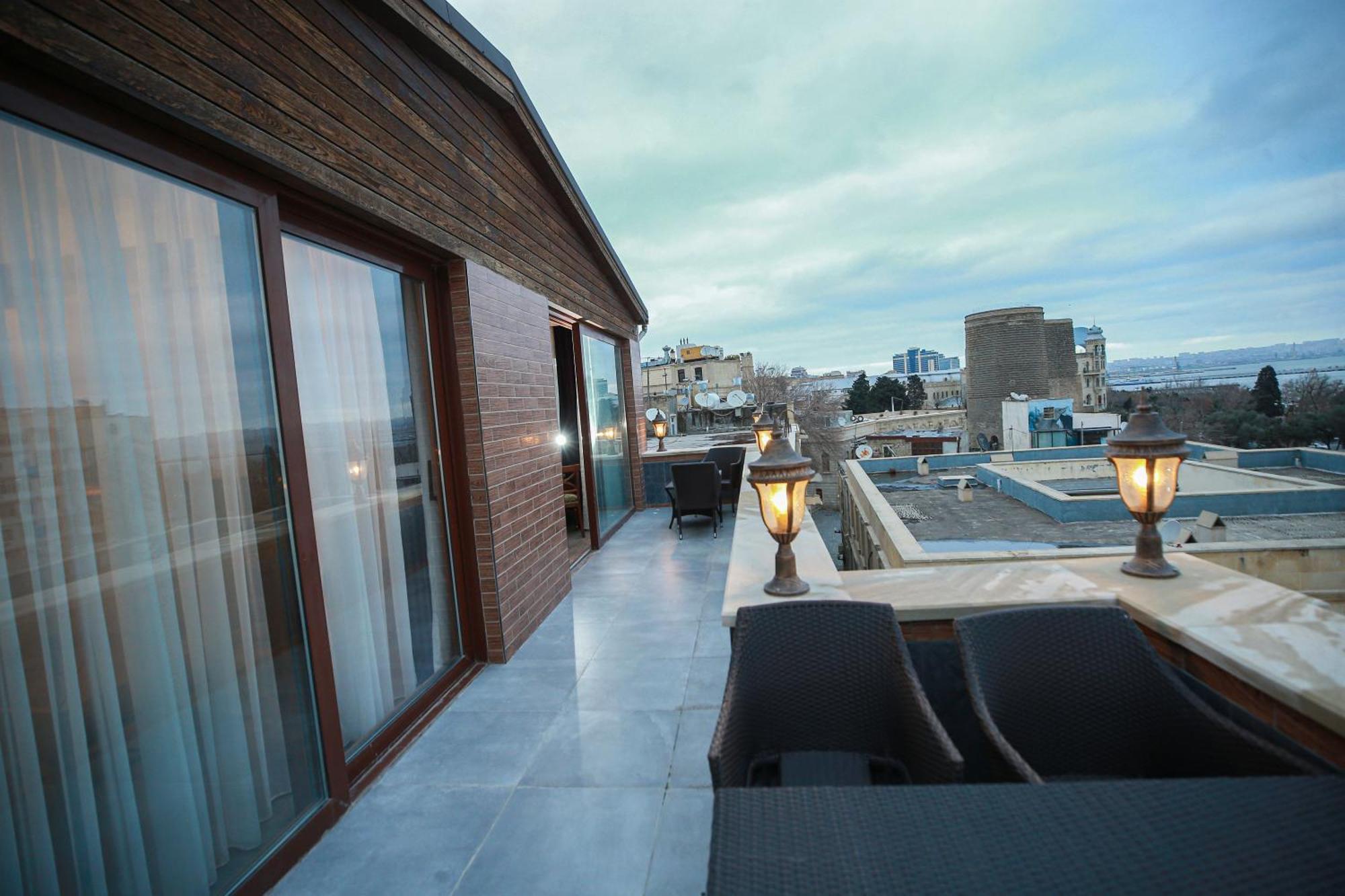 West Inn Hotel & Restaurant Nz Baku Bagian luar foto