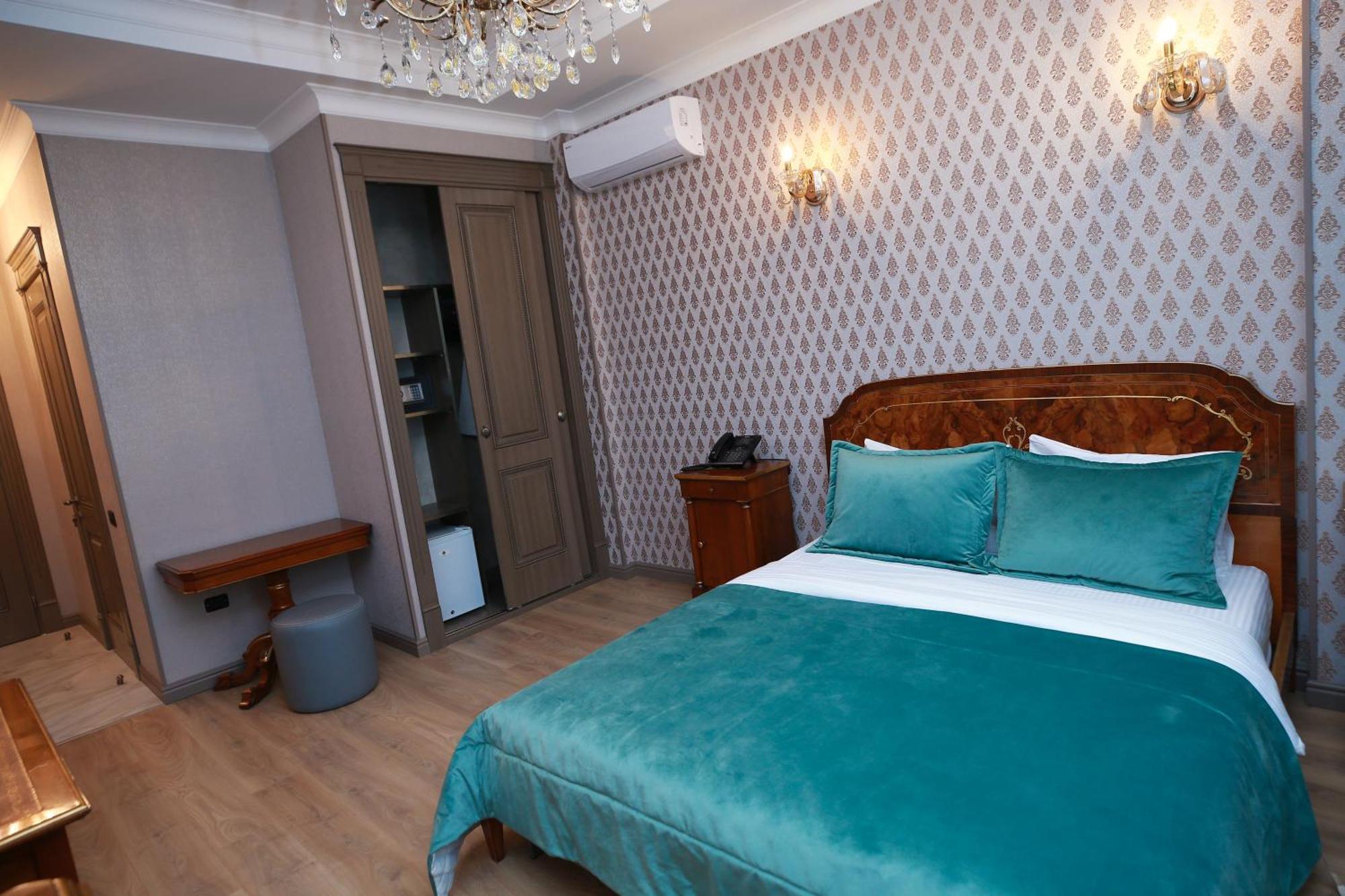 West Inn Hotel & Restaurant Nz Baku Bagian luar foto