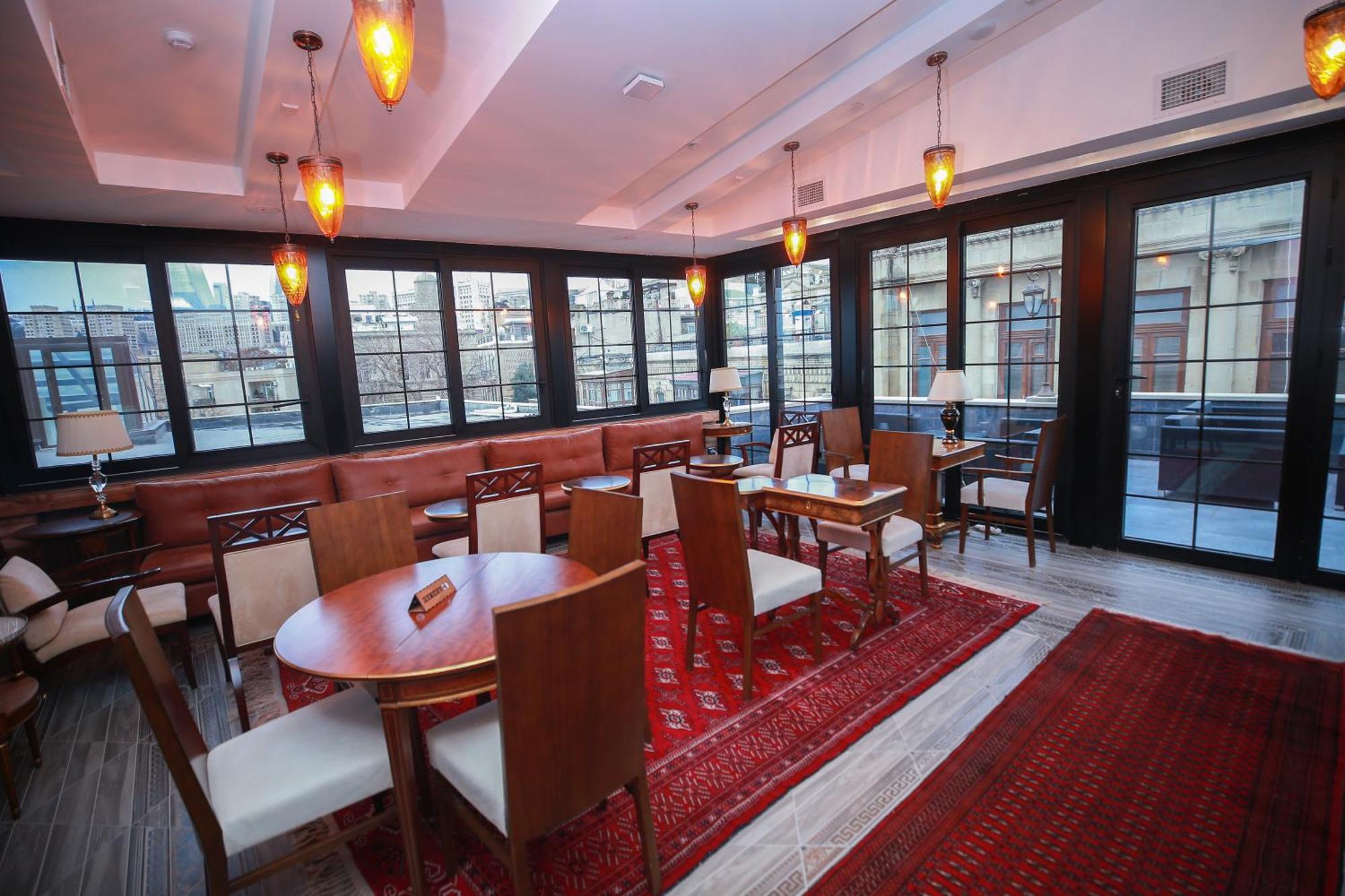 West Inn Hotel & Restaurant Nz Baku Bagian luar foto