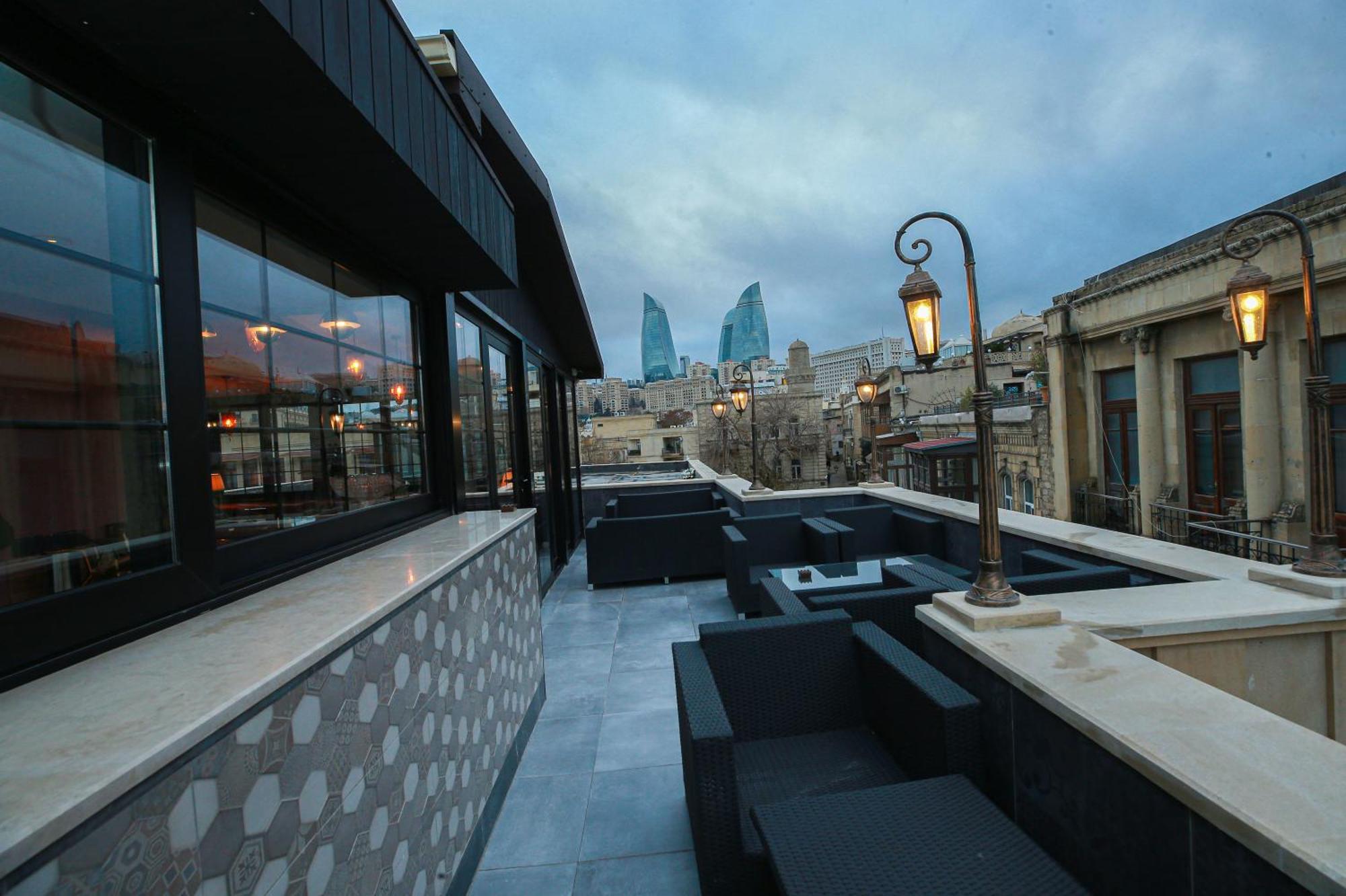 West Inn Hotel & Restaurant Nz Baku Bagian luar foto
